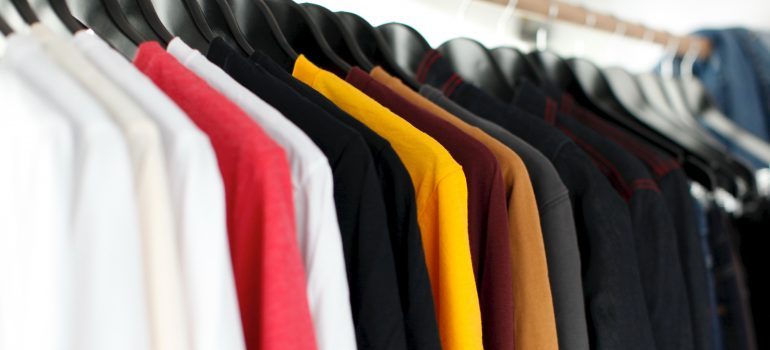 PLM softver u modnoj industriji - odeća na ofingerima